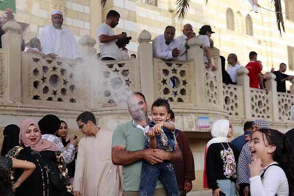 احتفالات المواطنين بأول أيام عيد الأضحى.. تصوير كريم مجدى