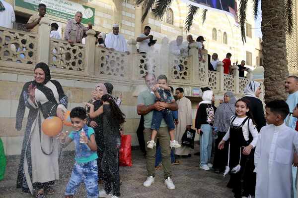 احتفالات المواطنين بأول أيام عيد الأضحى.. تصوير كريم مجدى