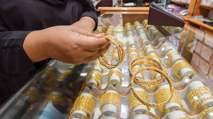 الجمارك تكشف حقيقة فرض رسوم إضافية على واردات الذهب للمصريين العائدين من الخارج