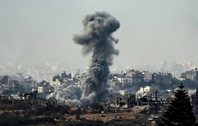 يشير تقرير معهد رويترز إلى أن بعض الناس اعتزلوا الأخبار ومتابعتها من وراء ما يبث عن الحرب في غزة<br/>