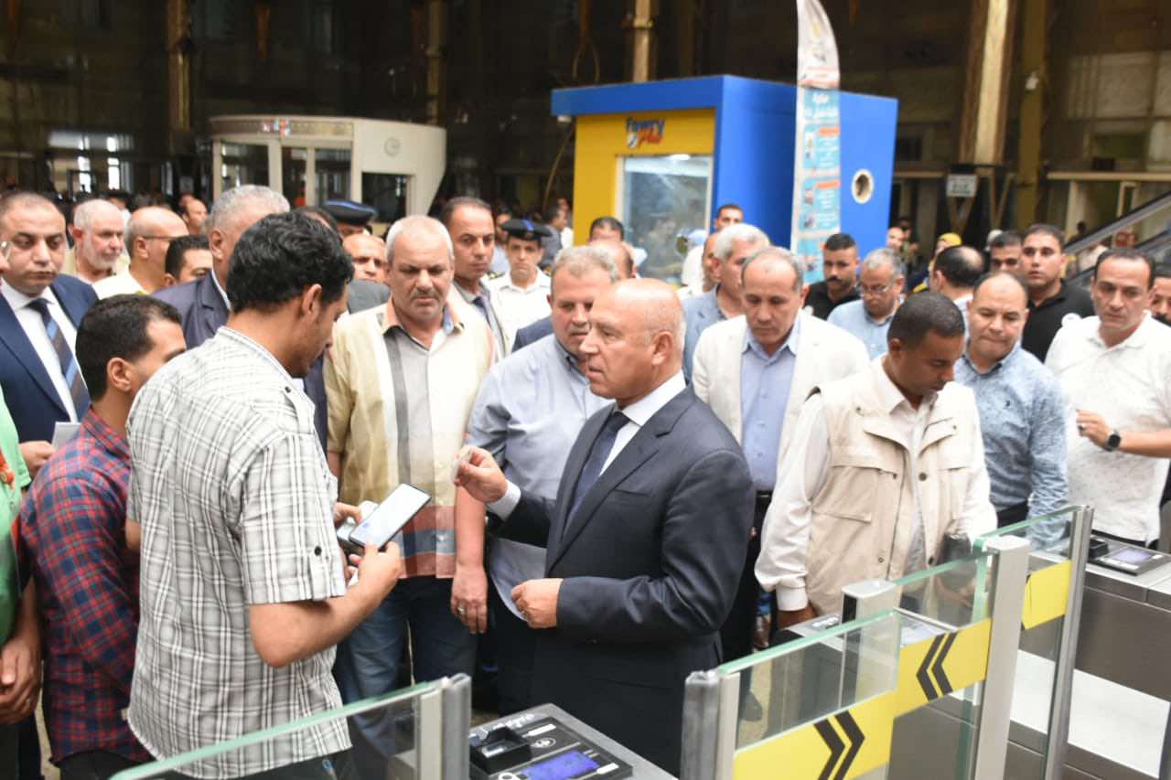 وزير النقل: وضع خطة تشغيل مرنة فى القطارات بحسب عدد الركاب
