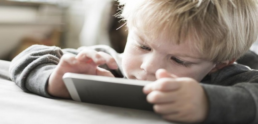 الهواتف الذكية يمكن أن تسبب التوتر والقلق عند الأطفال بوابة الشروق نسخة الموبايل