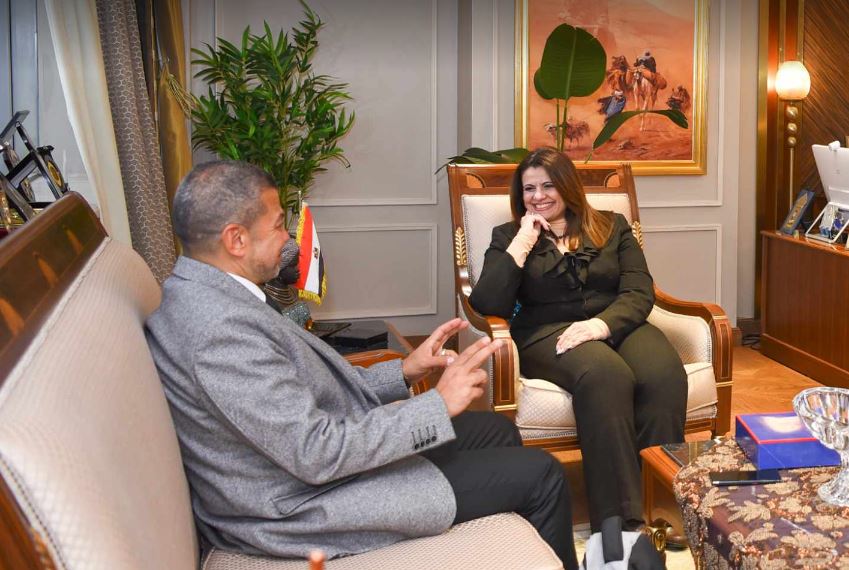 وزيرة الهجرة تستقبل رموز الجالية المصرية بالكويت لبحث استفساراتهم واحتياجاتهم