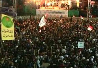طائرات الجيش تلقي «بيان طمأنة» على متظاهري رابعة
