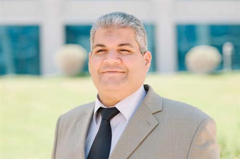 الدكتور صلاح عبية، مدير مركز الفوتونيات والمواد الذكية بمدينة زويل للعلوم