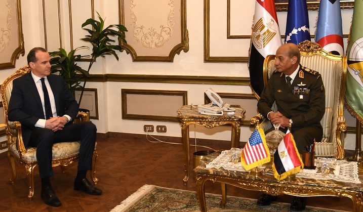 وزير الدفاع يلتقي منسق الشرق الأوسط لمجلس الأمن القومي الأمريكي
