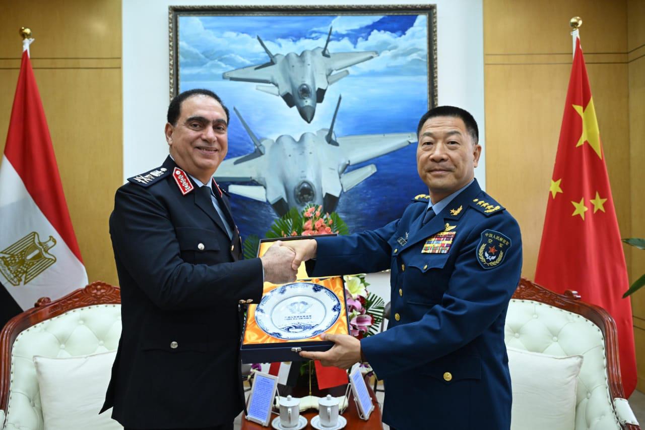 قائد القوات الجوية يلتقي نظيره الصيني