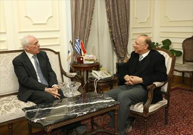 لقاء محافظ القاهرة مع السفير اليوناني