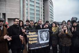 محاكمة صحفية ألمانية في تركيا بتهم تتعلق بالإرهاب