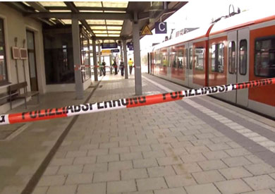 هجوم بسكين في محطة قطارات قريبة من ميونخ بألمانيا